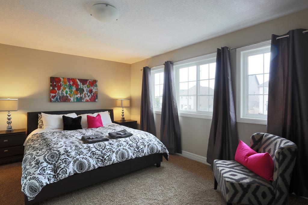 Boardwalk Homes - Executive Townhomes Kitchener Szoba fotó